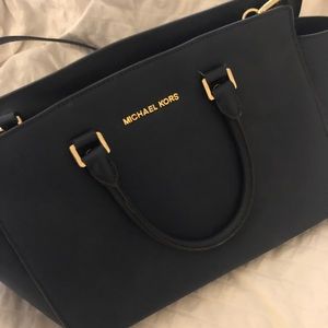 michael kors navy selma satchel